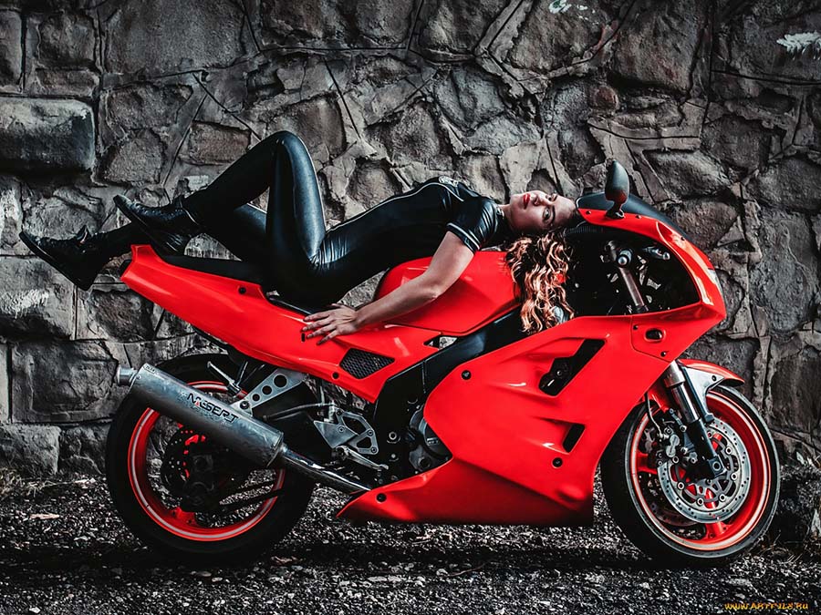 Beautiful girl Beautiful girls and motorcycles in Asuncion