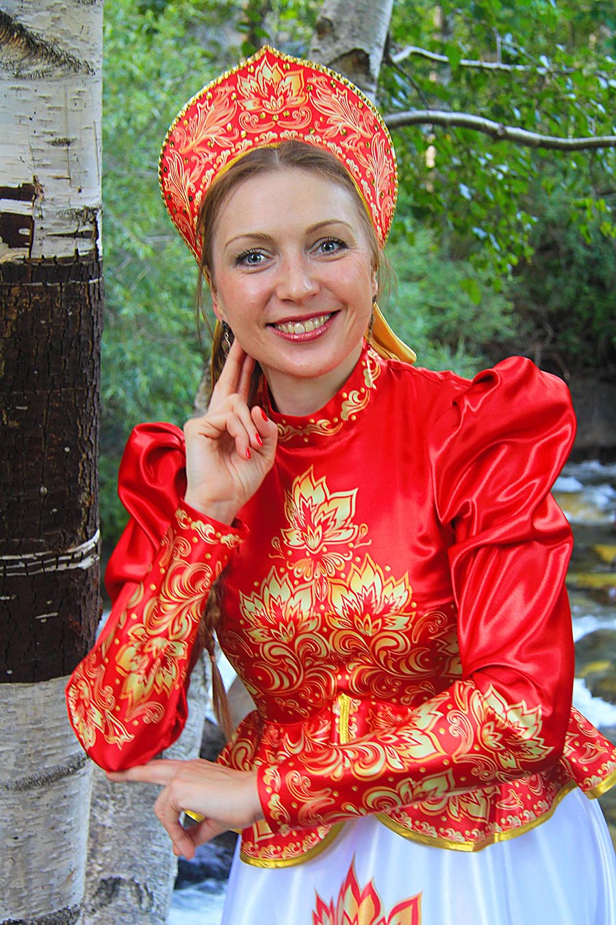 Women in Slavic costumes in Asuncion