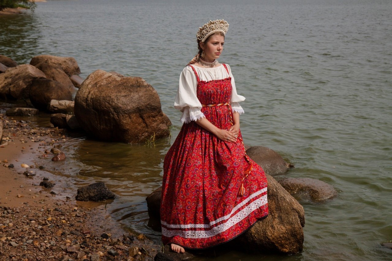 Women in Slavic costumes in Asuncion
