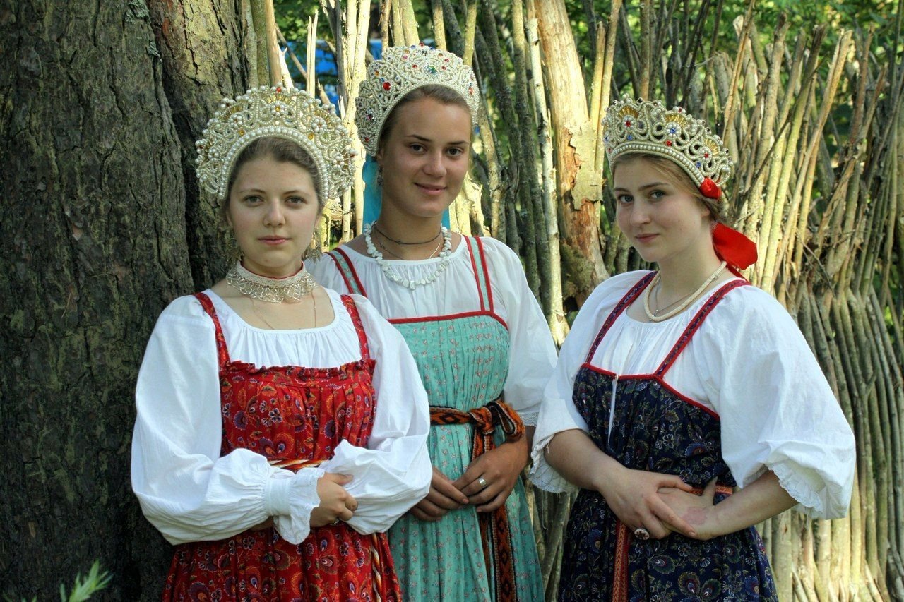 Sexy model Girls in Slavic costumes in Asuncion