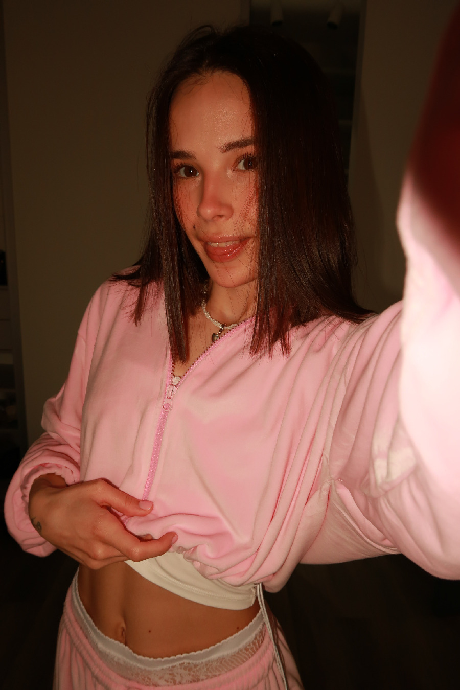 Tina brings the glow — live moments in Asuncion