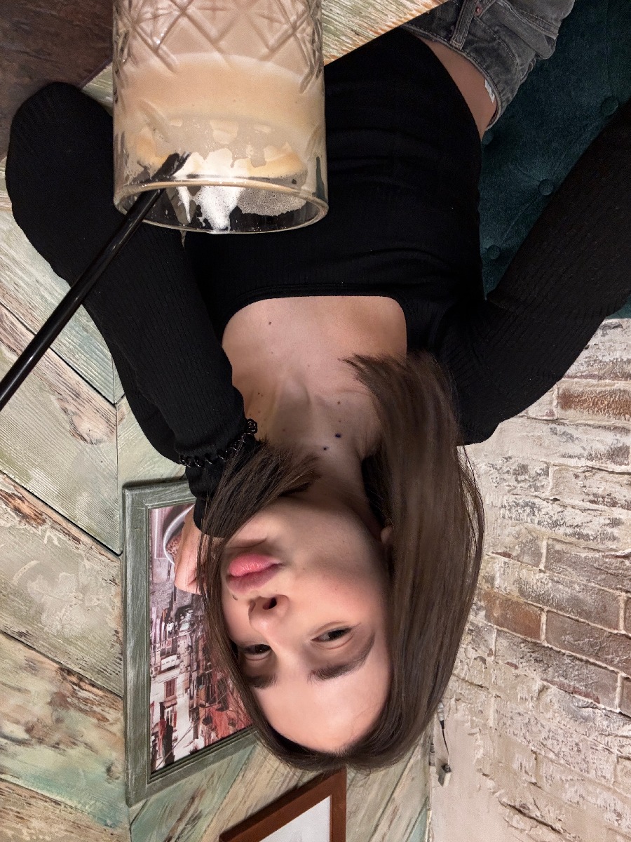 Fresh photos, fresh mood — Tina online in Asuncion